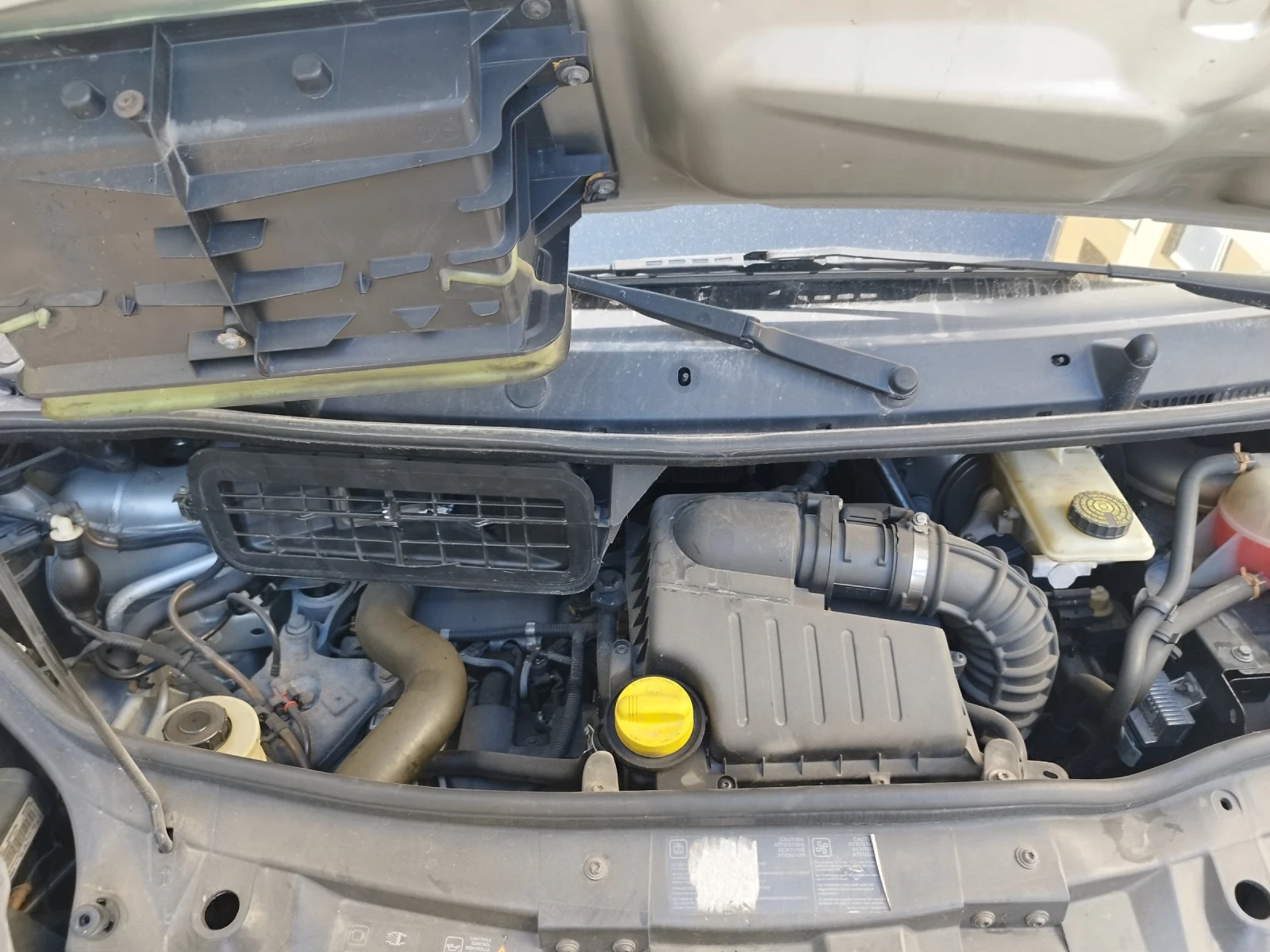 Renault Trafic 2.5d, снимка 9 - Бусове и автобуси - 56321278