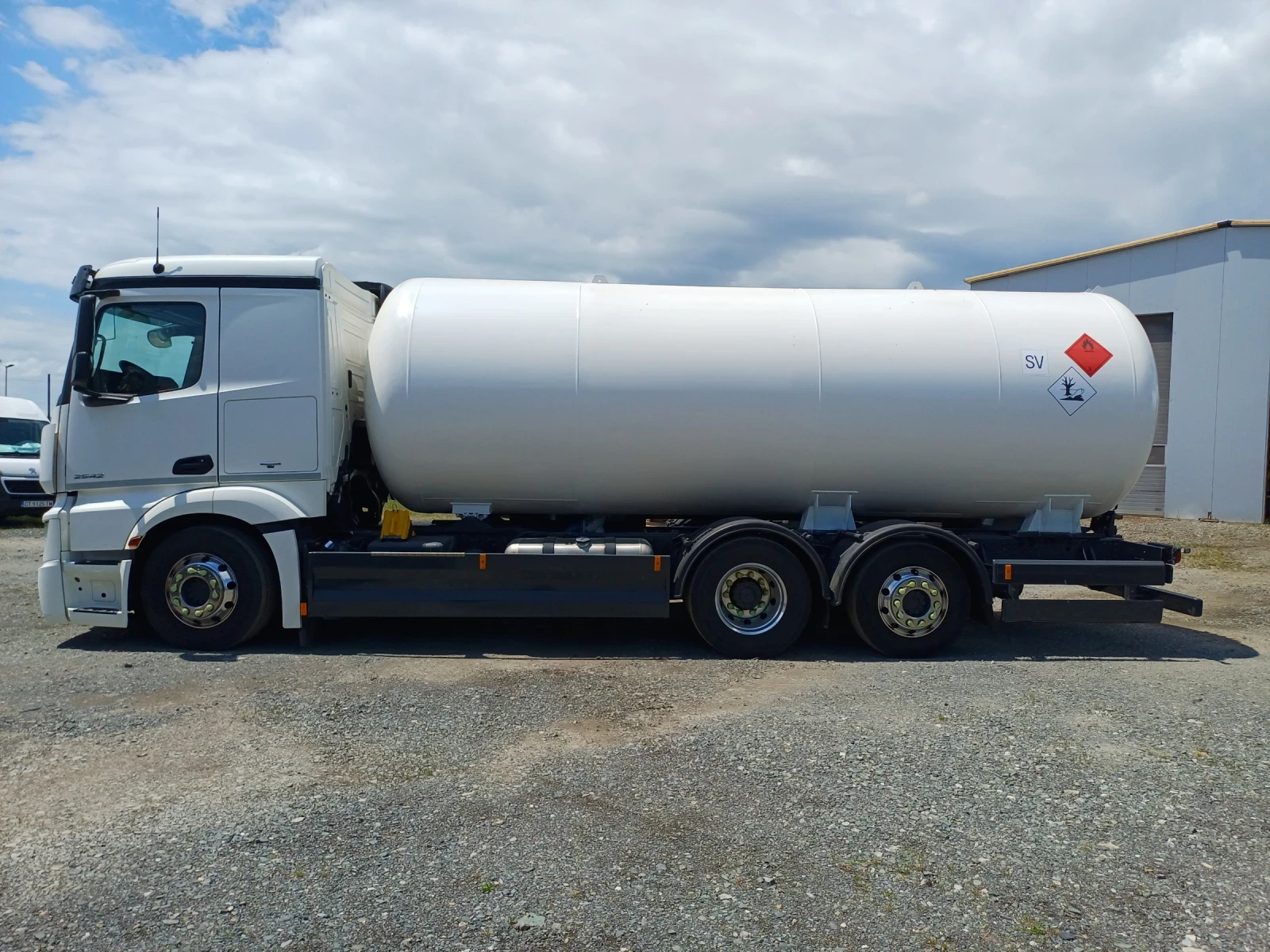 Mercedes-Benz Actros, снимка 8 - Камиони - 54898372