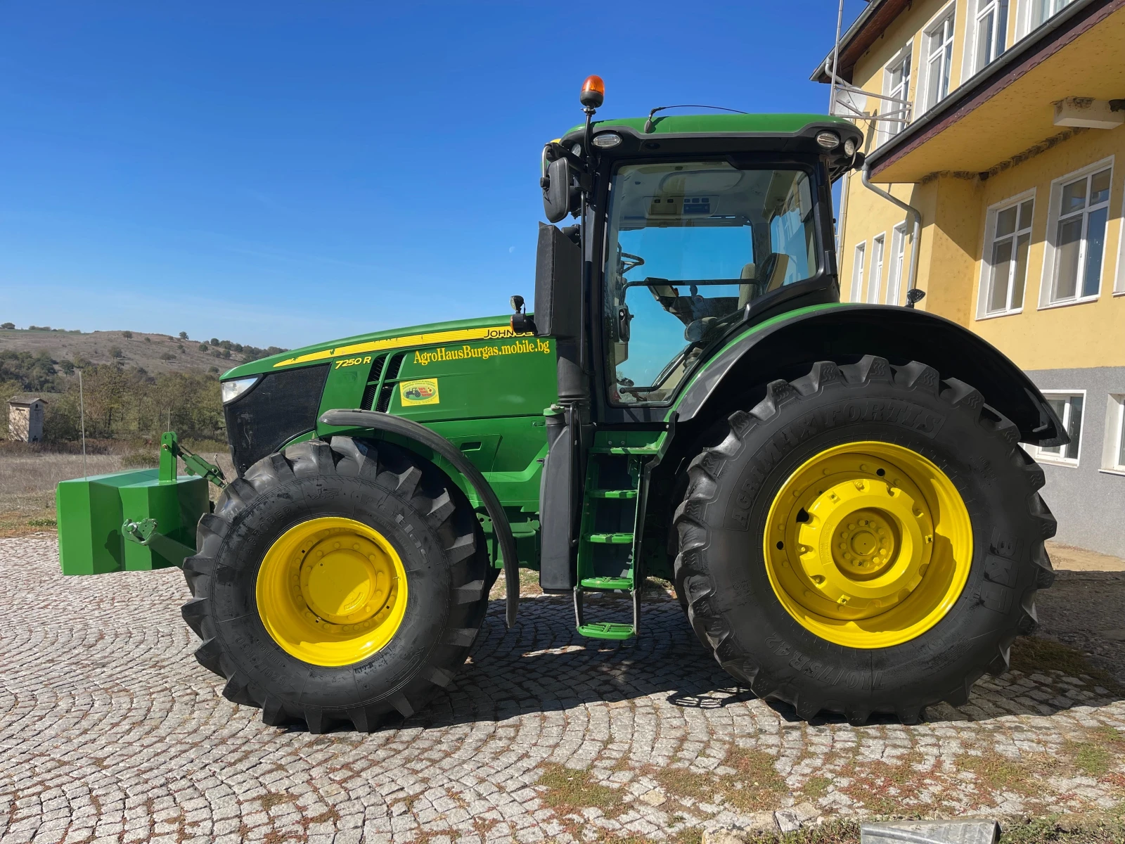 Трактор John Deere 7250R POWER SHIFT E-23 НАВИГАЦИЯ НОВИ ГУМИ ЛИЗИНГ - изображение 4