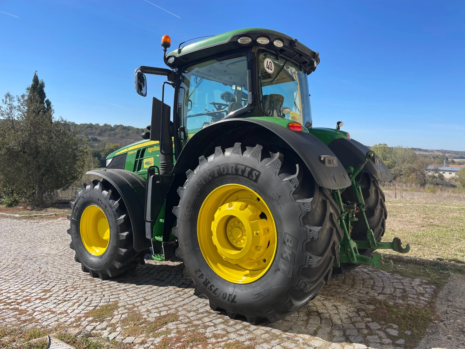 Трактор John Deere 7250R POWER SHIFT E-23 НАВИГАЦИЯ НОВИ ГУМИ ЛИЗИНГ - изображение 5