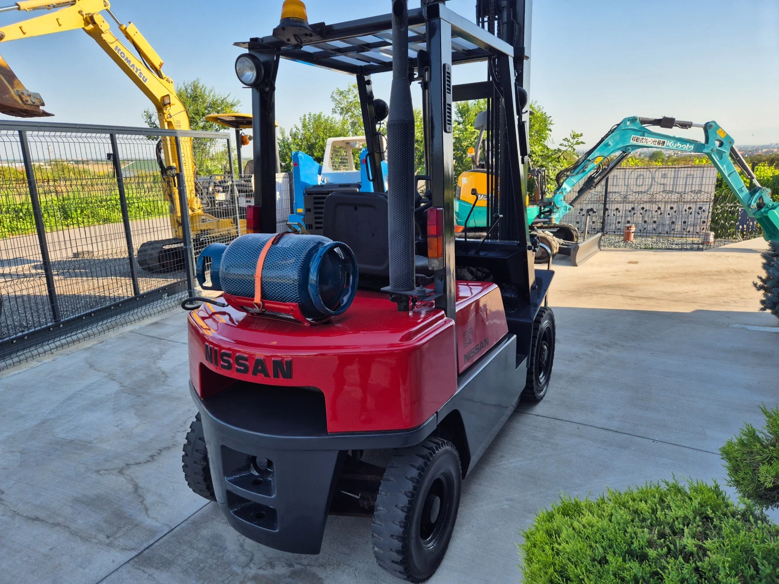  Nissan 2   /  /   | Mobile.bg   5