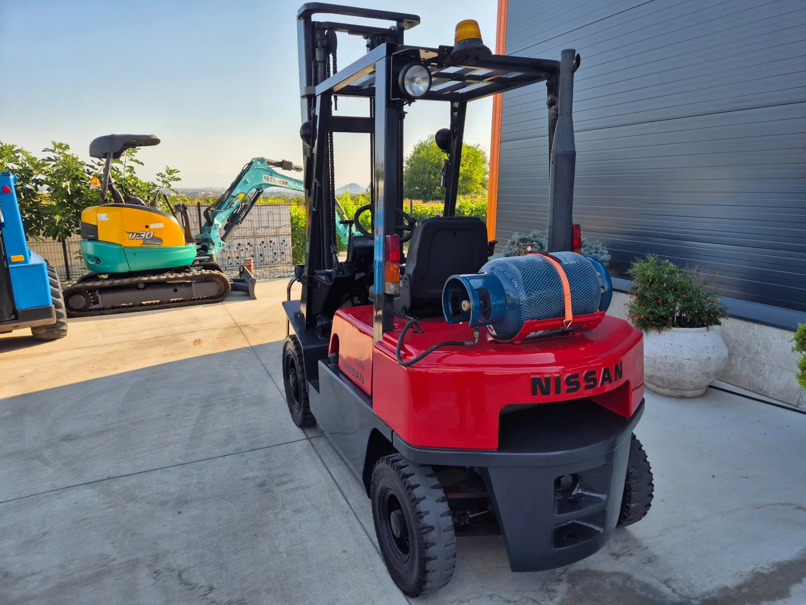  Nissan 2   /  /   | Mobile.bg   3