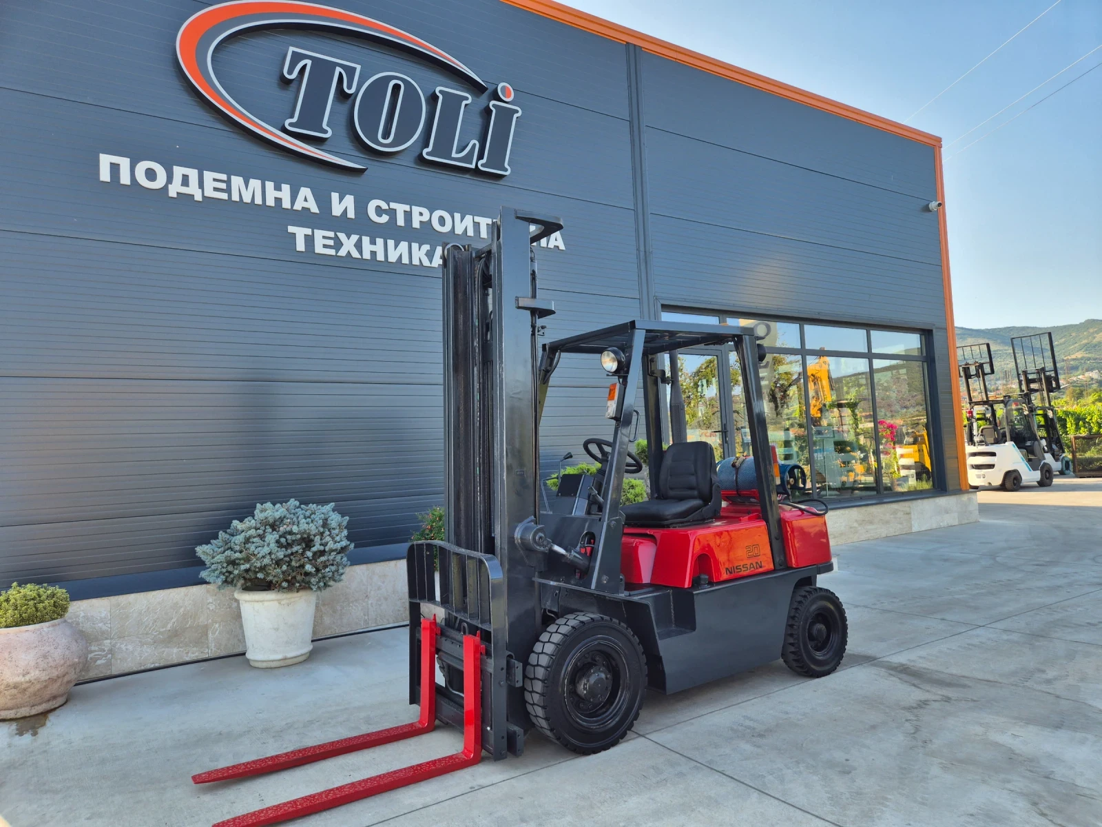  Nissan 2   /  /   | Mobile.bg   1