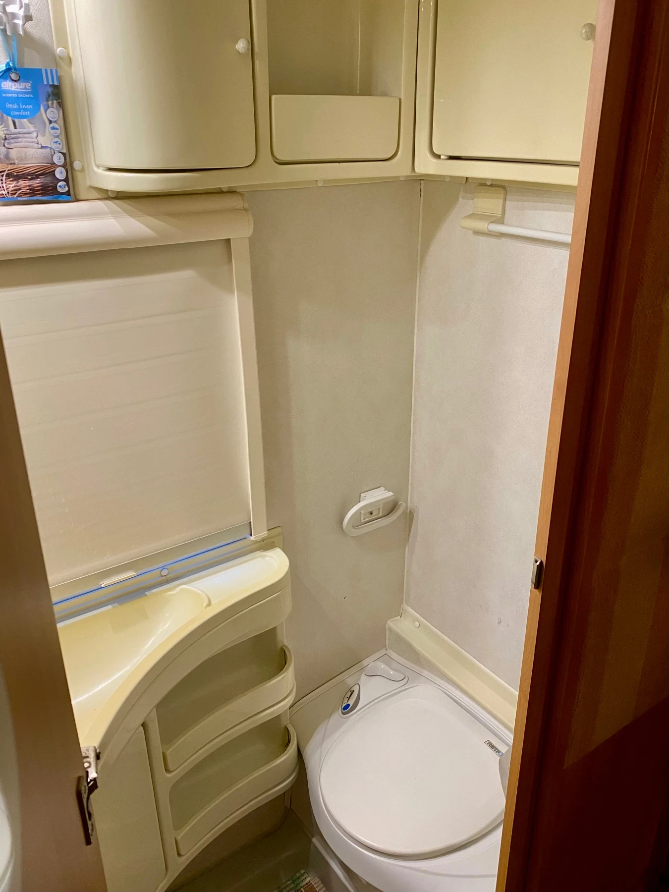 �������� Adria Adora 532 | Mobile.bg � ����������� 11