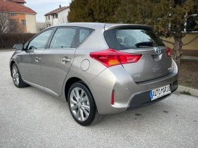     Toyota Auris 1.8i 99..HYBRID  FULL 