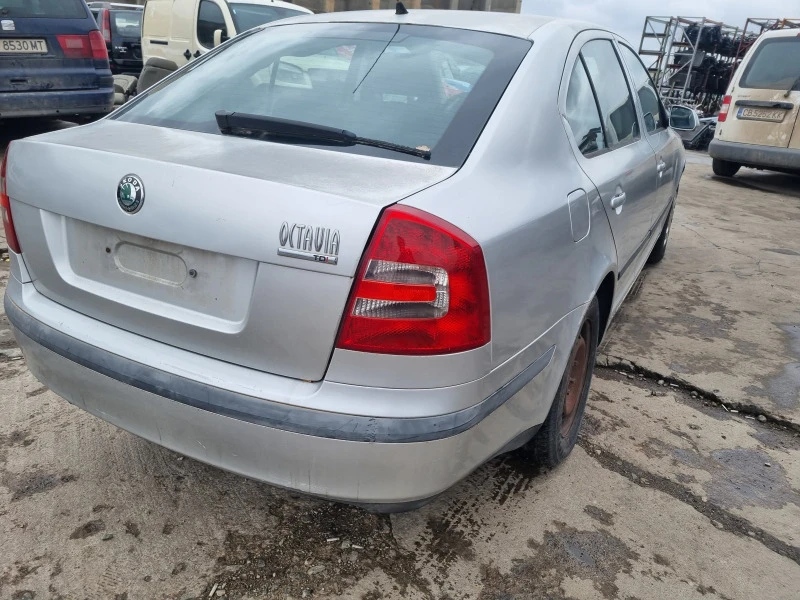 Skoda Octavia 2.0tdi-140ks-2008god-6skorosti-BKD!!, снимка 4 - Автомобили и джипове - 47062588