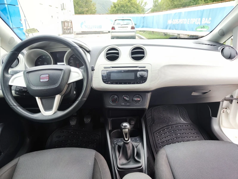 Seat Ibiza 1.4 i, снимка 12 - Автомобили и джипове - 47358070