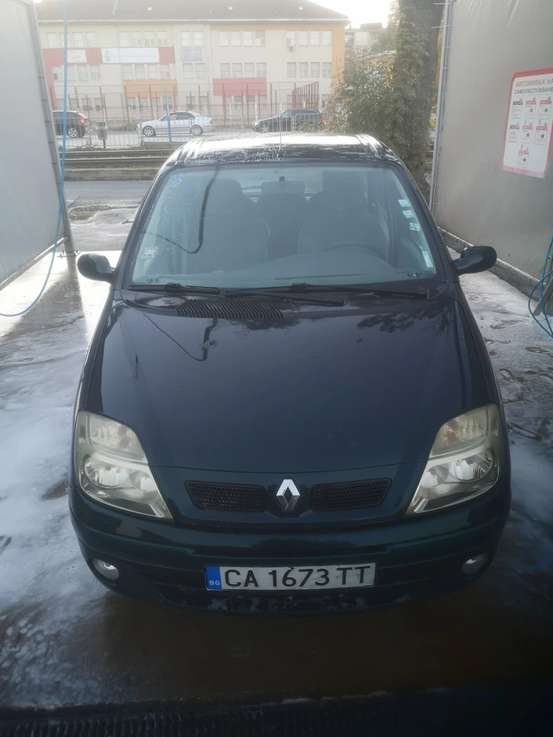 Renault Megane 1000, снимка 1 - Автомобили и джипове - 47850397