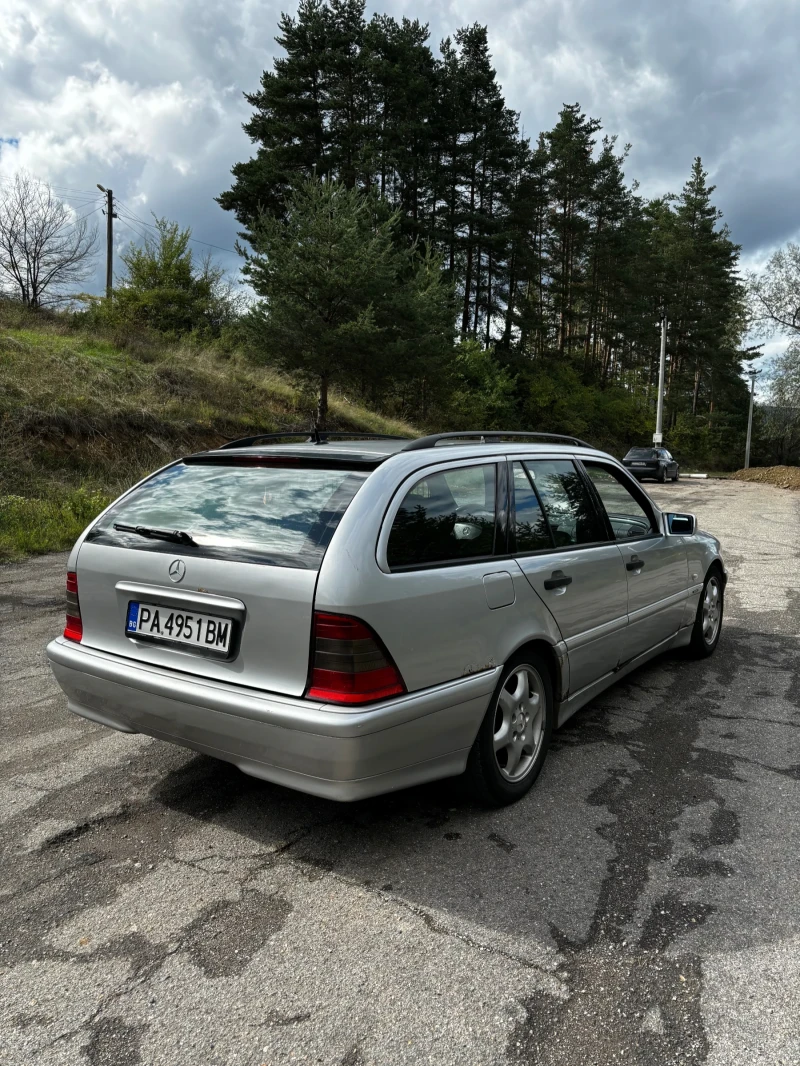 Mercedes-Benz C 220, снимка 4 - Автомобили и джипове - 48632051