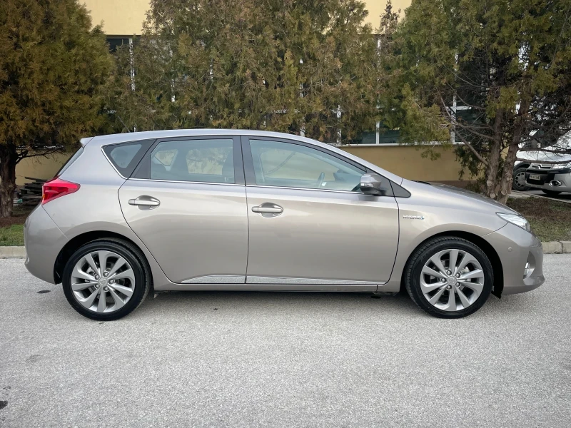 Toyota Auris 1.8i 99к.с.HYBRID  FULL ГЕРМАНИЯ, снимка 7 - Автомобили и джипове - 48899743