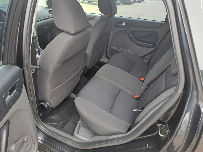 Ford Focus 2.0i, снимка 8 - Автомобили и джипове - 49168592