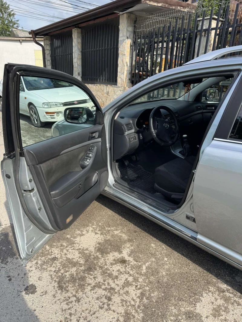 Toyota Avensis 2.0 D4D, снимка 8 - Автомобили и джипове - 52047840