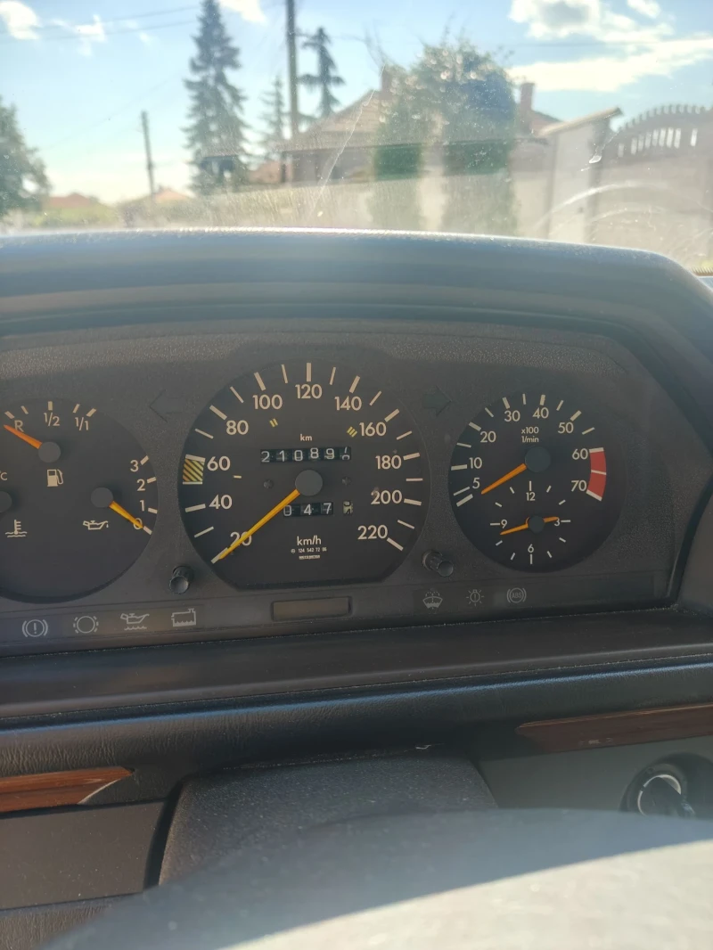 Mercedes-Benz 124 200 E, снимка 2 - Автомобили и джипове - 51891301