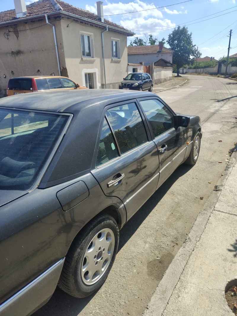 Mercedes-Benz 124 200 E, снимка 3 - Автомобили и джипове - 51891301