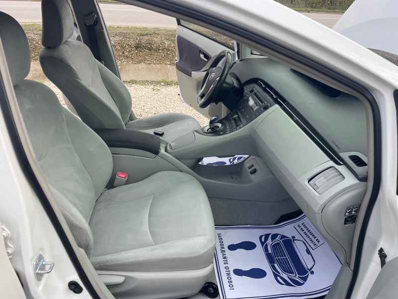 Toyota Prius, снимка 12 - Автомобили и джипове - 52385069