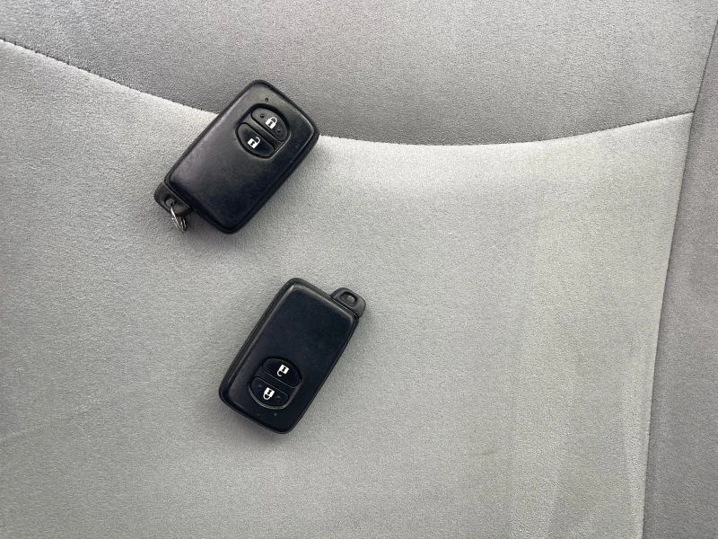 Toyota Prius, снимка 13 - Автомобили и джипове - 52385069