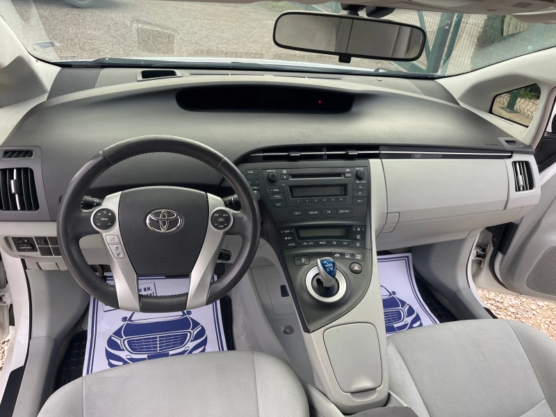 Toyota Prius, снимка 8 - Автомобили и джипове - 52385069