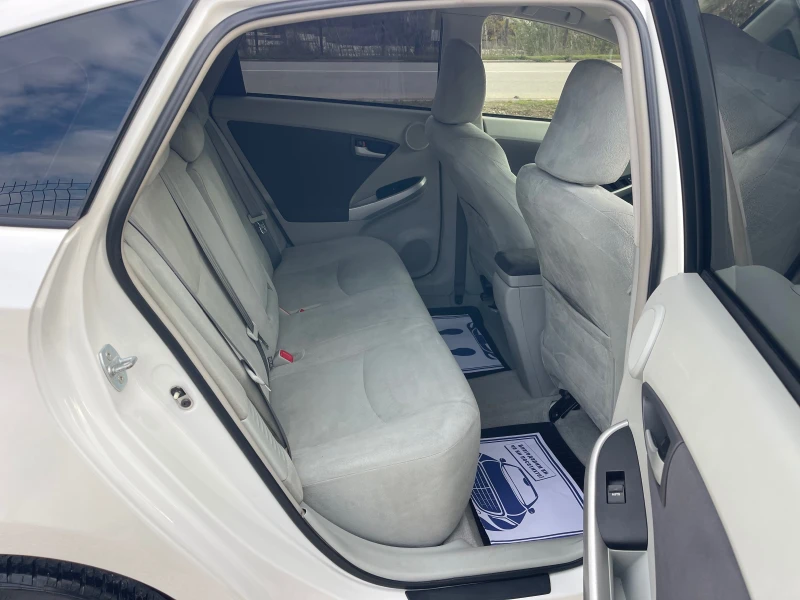 Toyota Prius, снимка 11 - Автомобили и джипове - 52385069
