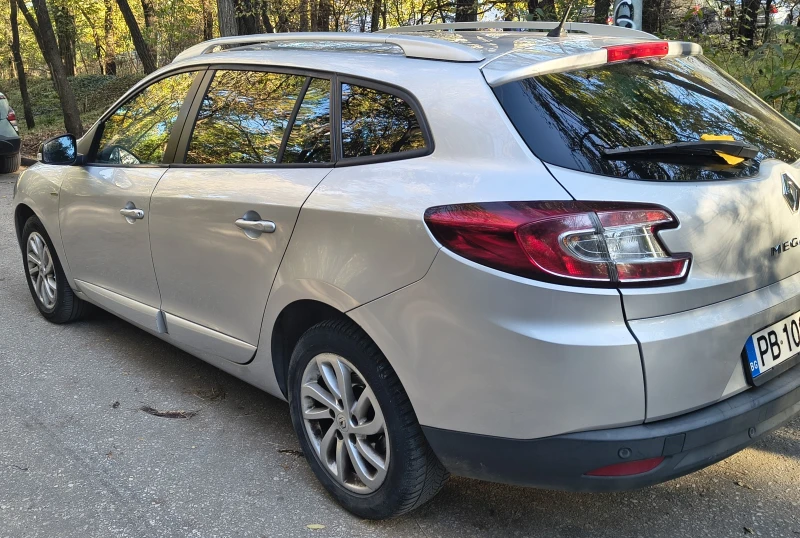 Renault Megane Limited edition, снимка 3 - Автомобили и джипове - 52430582