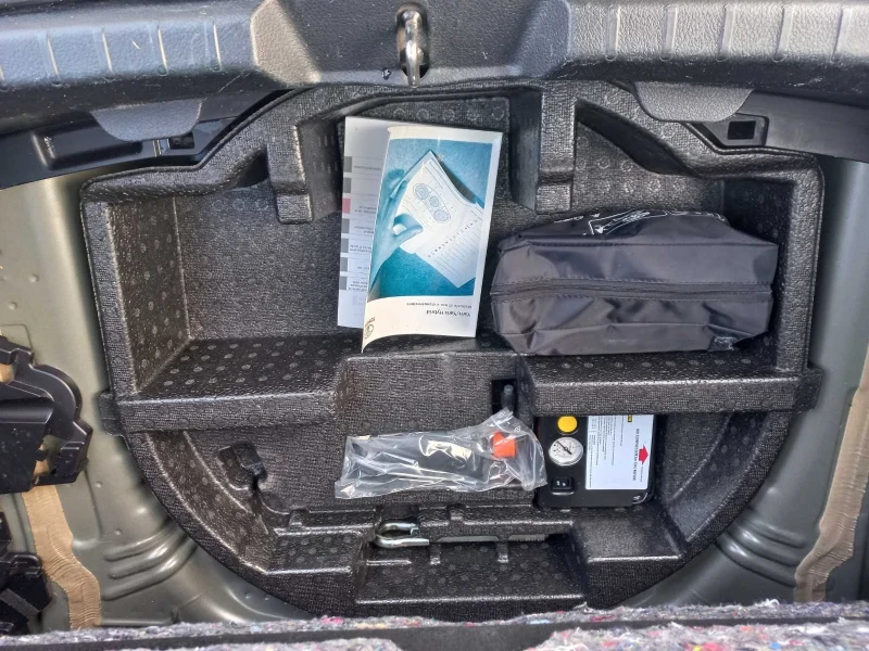 Toyota Yaris 1, 4 d4d, снимка 14 - Автомобили и джипове - 52906500