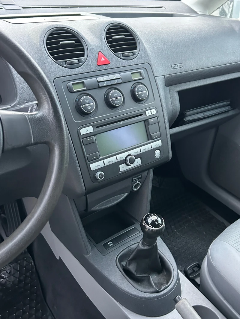 VW Caddy 2.0i МЕТАН 109к.с 7 МЕСТА, снимка 12 - Автомобили и джипове - 52968015