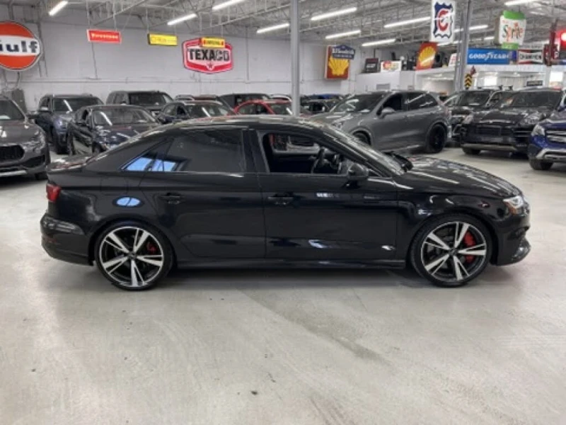 Audi Rs3  2.5 TFSI* quattro* АвтоКредит(ЦЕНА ДО БГ), снимка 3 - Автомобили и джипове - 53597690