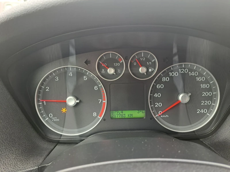 Ford Focus 2.0i - 2700 лв. - 62414926 | Car24.bg