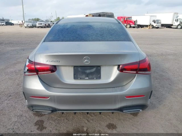 Mercedes-Benz A 220 ПОДГРЕВ* КАМЕРА* КЕЙЛЕС* LANE* ASSIST, снимка 16 - Автомобили и джипове - 53007603