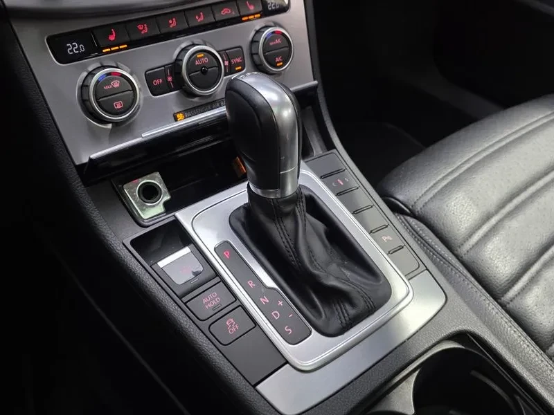 VW CC 2.0 TSI, снимка 9 - Автомобили и джипове - 55720253