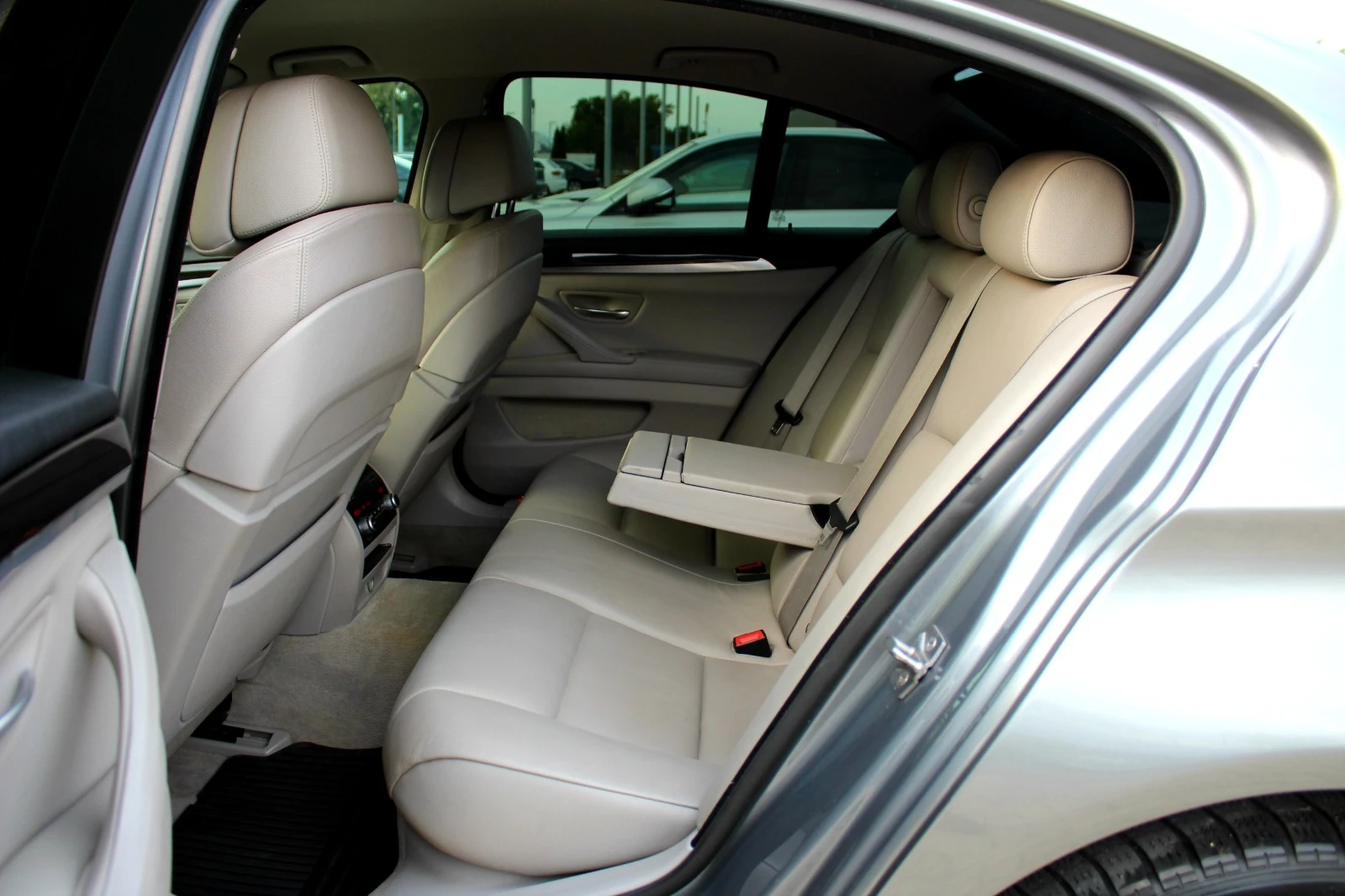 BMW 530 xDrive/LUXURY PACKAGE/СОБСТВЕН ЛИЗИНГ/ОБСЛУЖЕН | Mobile.bg — изображение 13