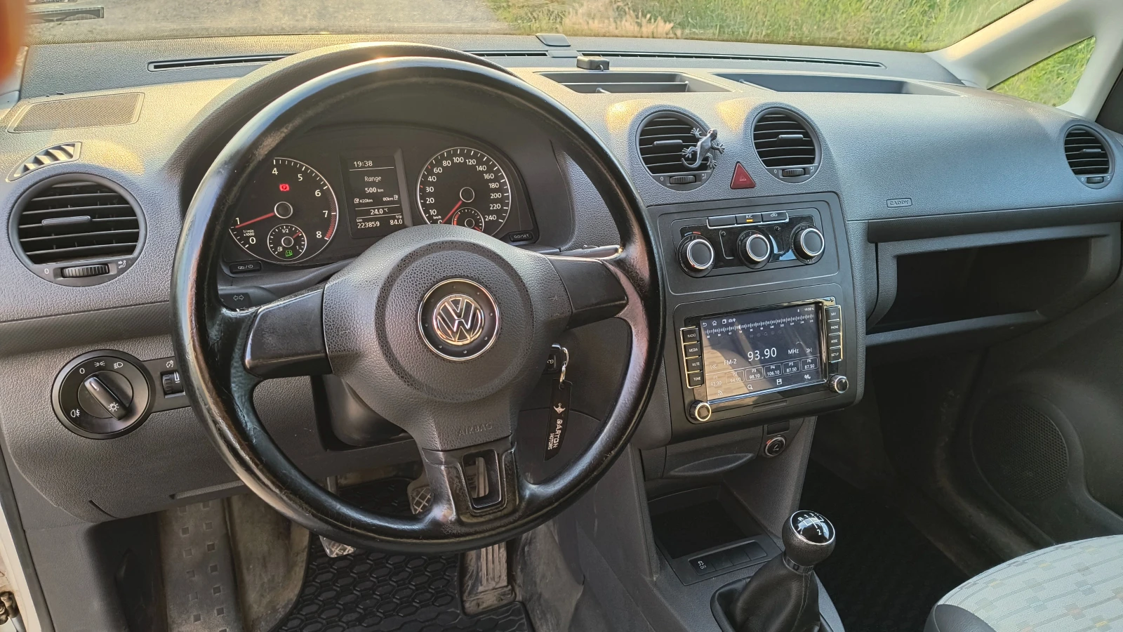 VW Caddy 2.0i 109 к.с. - изображение 10