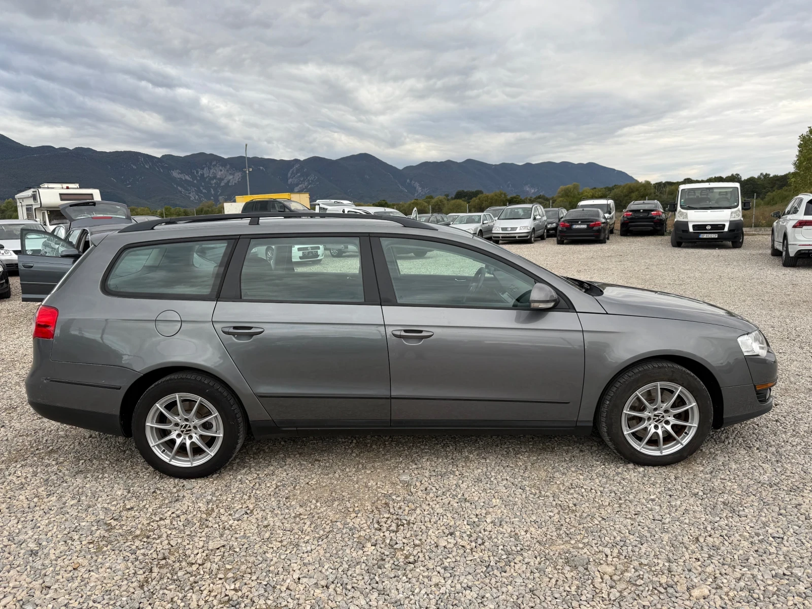 VW Passat 1.9TDI-105PS-КЛИМАТРОНИК - изображение 4