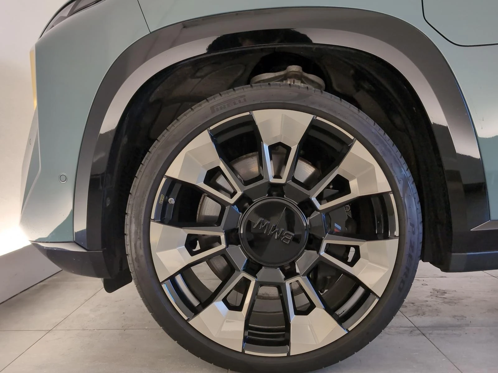 BMW XM 4.4 V8/PLUG-IN HYBRID/H&K/HEAD UP/CARBON/360/ | Mobile.bg   4