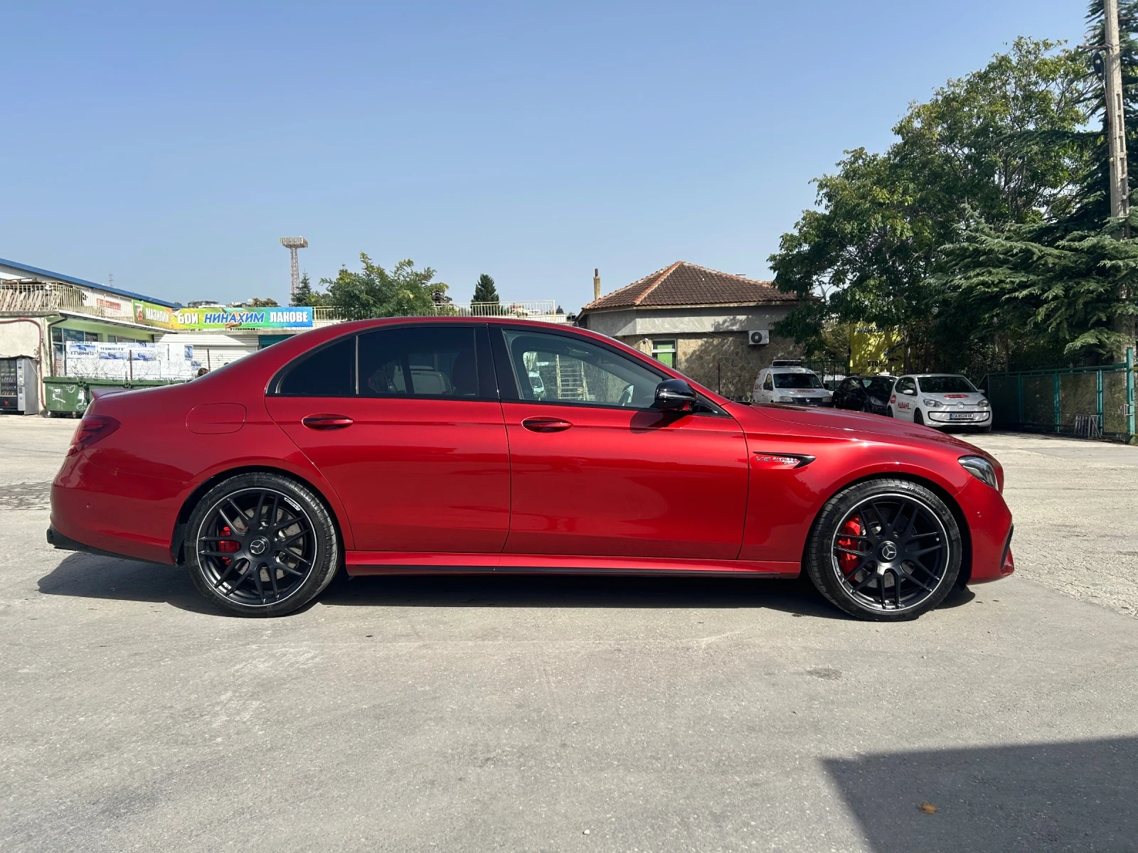 Mercedes-Benz E 63 AMG  - изображение 2