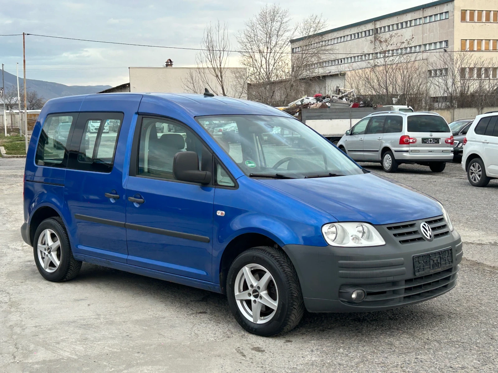 VW Caddy 2.0i ����� 109�.� 7 ����� | Mobile.bg � ����������� 4