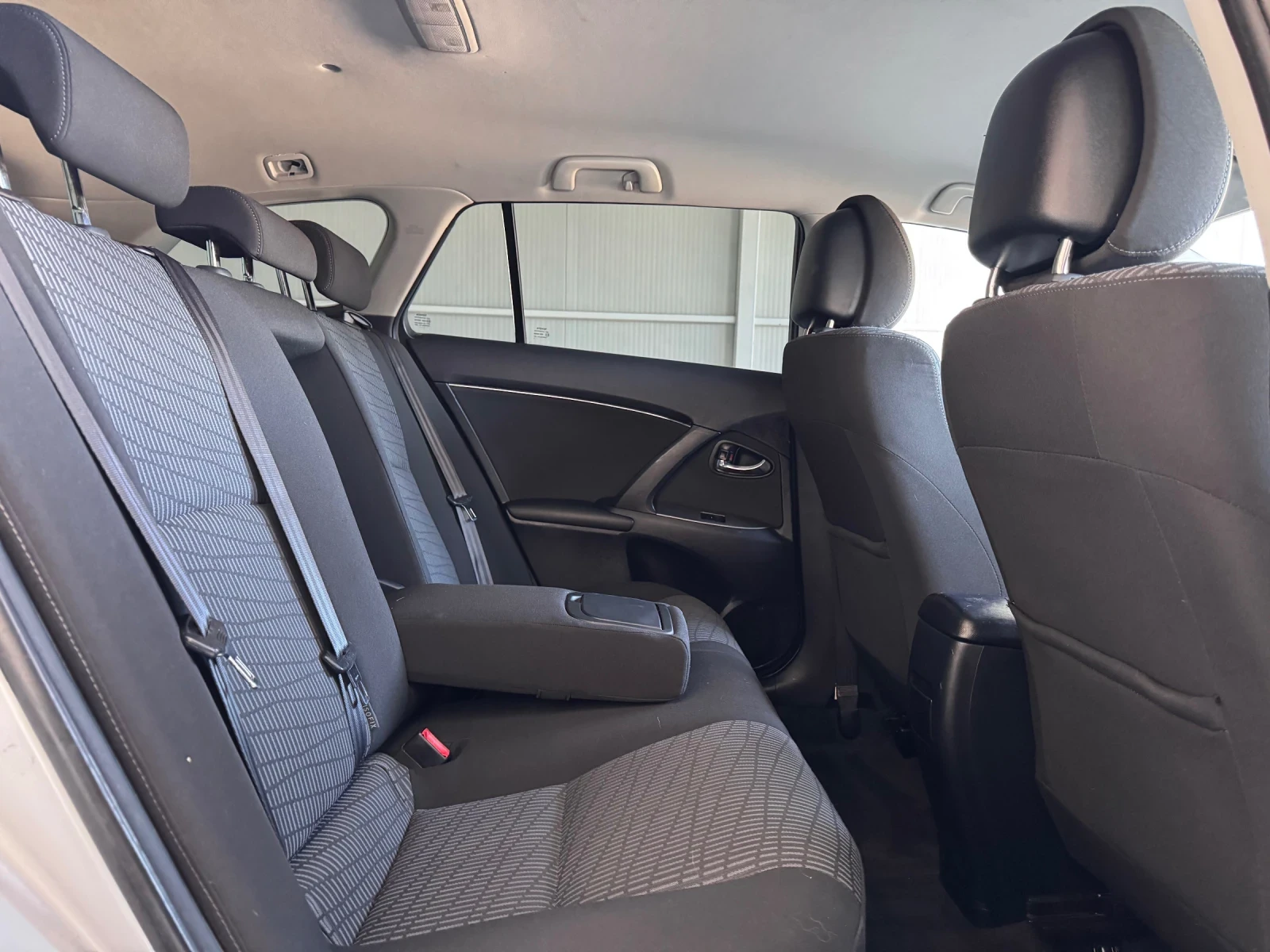 Toyota Avensis 1.8-NAVI+ KAMERA | Mobile.bg � ����������� 12