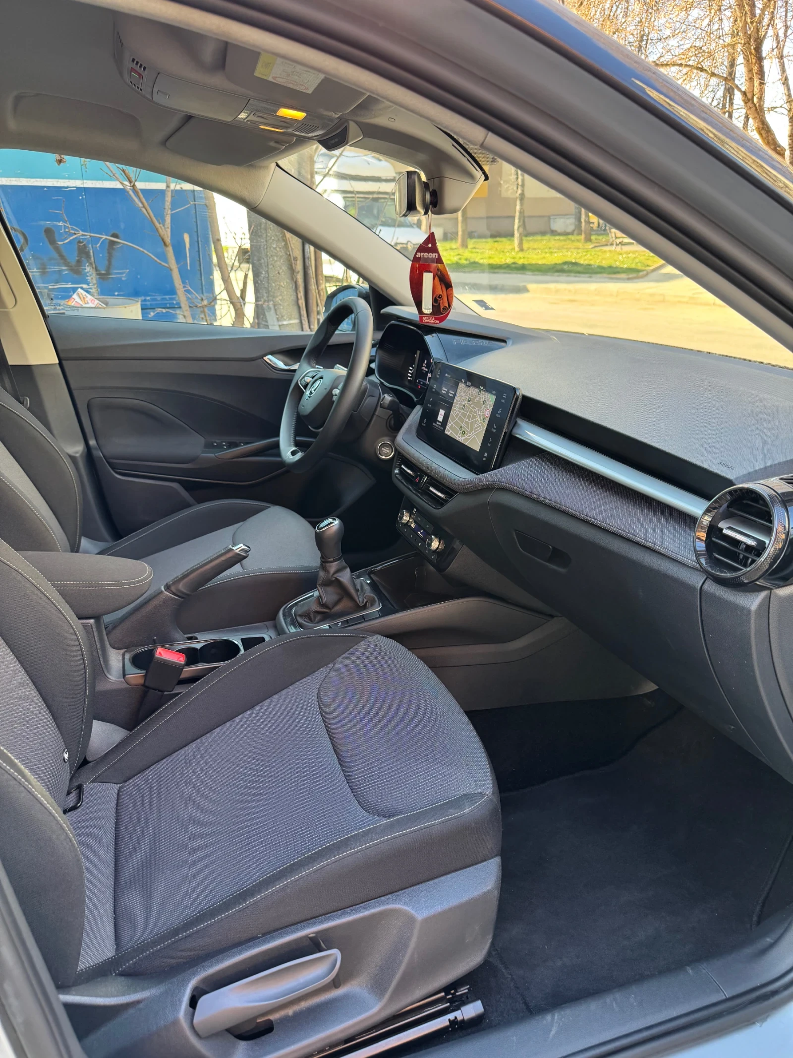 Skoda Fabia 1.0 tsi, снимка 14 - Автомобили и джипове - 53800721