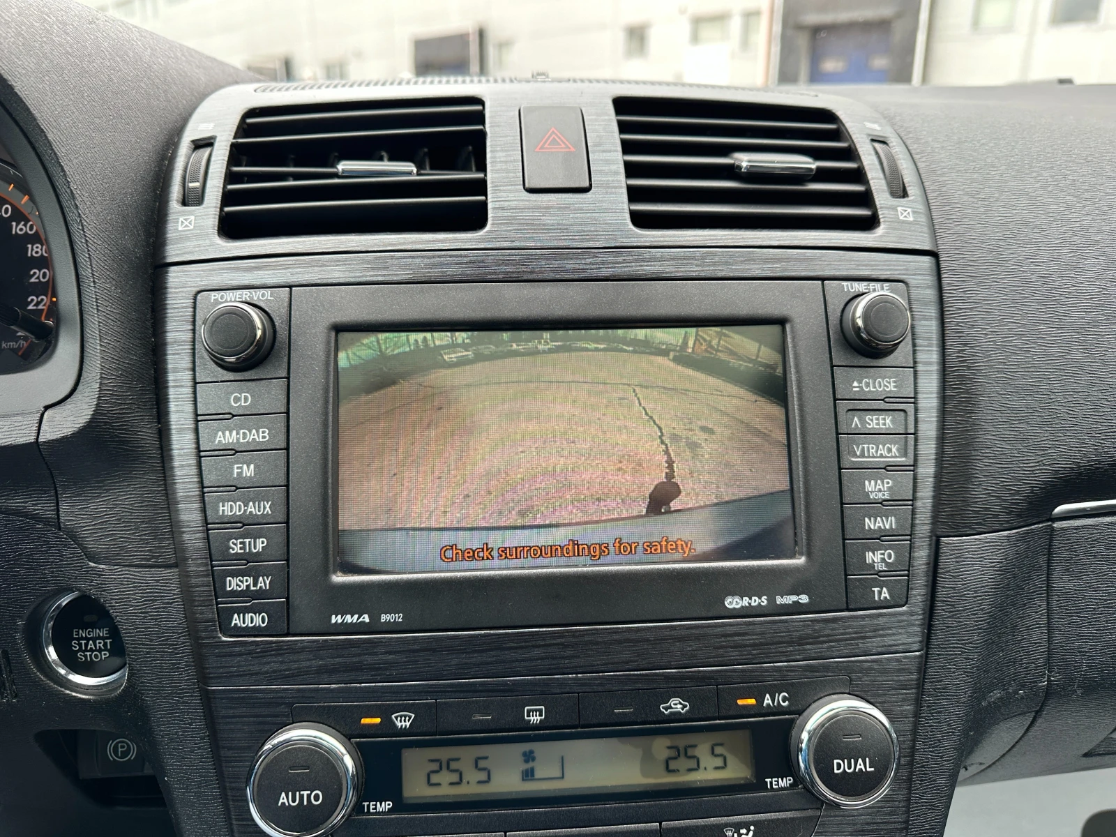 Toyota Avensis 2.2D4D Кожа/Панорама, снимка 16 - Автомобили и джипове - 53915417