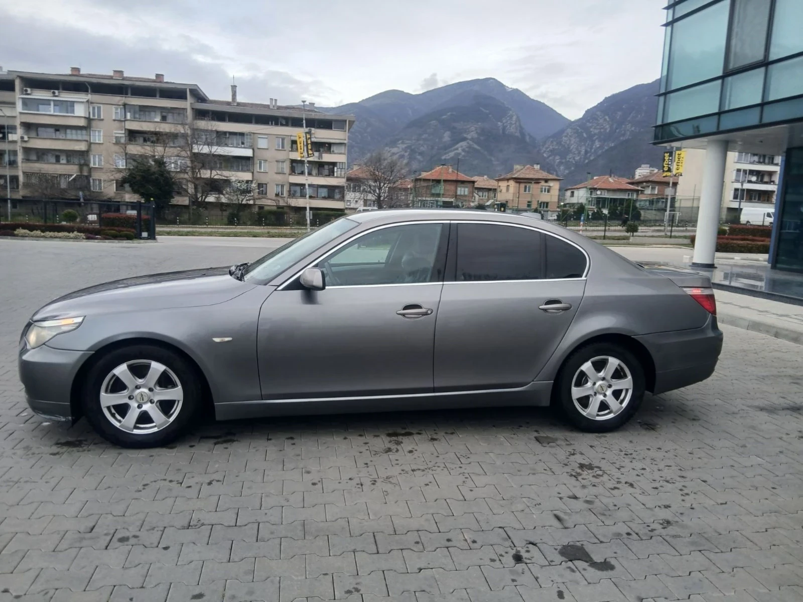 BMW 530E, снимка 4 - Автомобили и джипове - 54077665