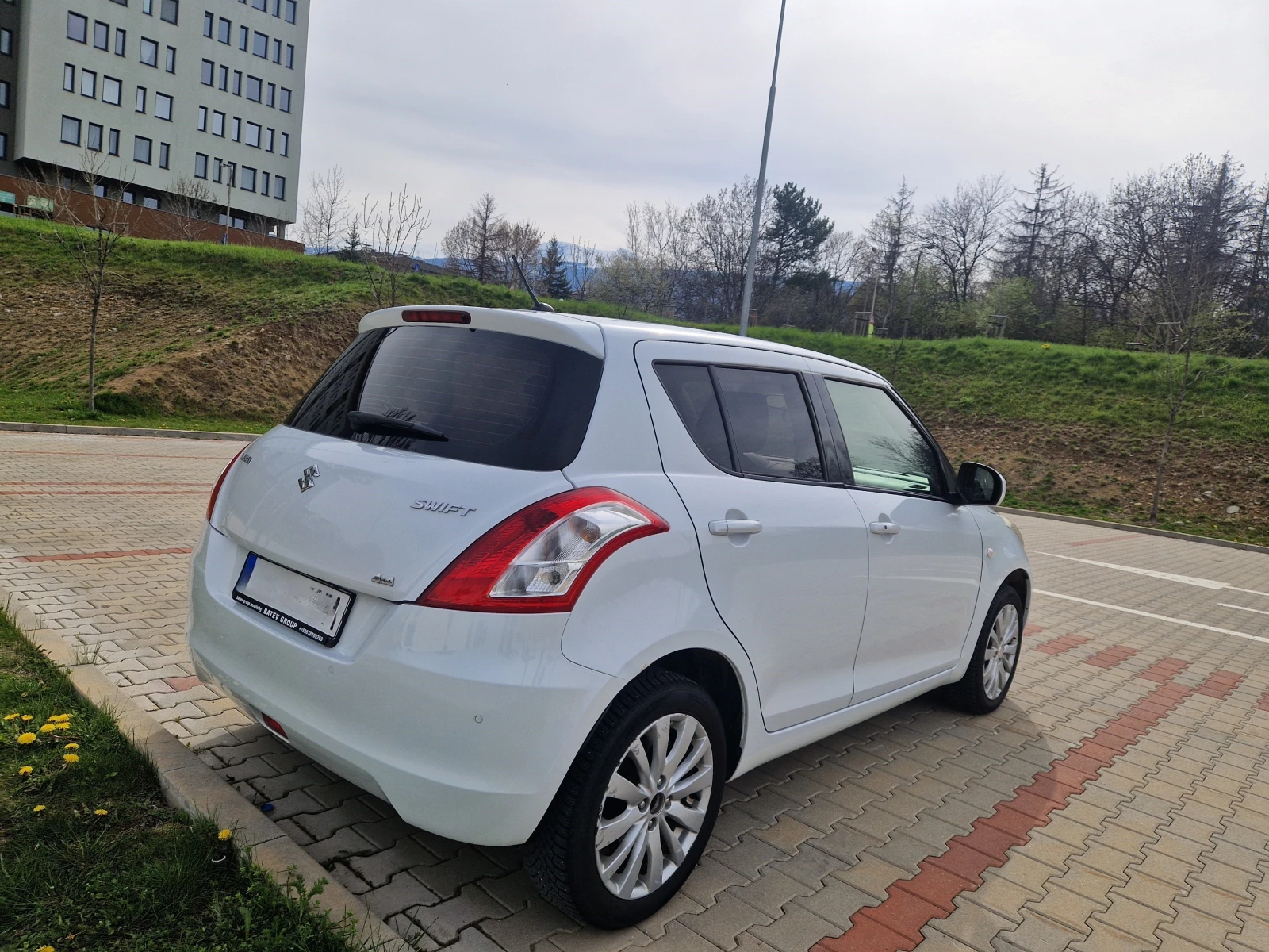 Suzuki Swift 1, 2i 4x4, снимка 7 - Автомобили и джипове - 54184570