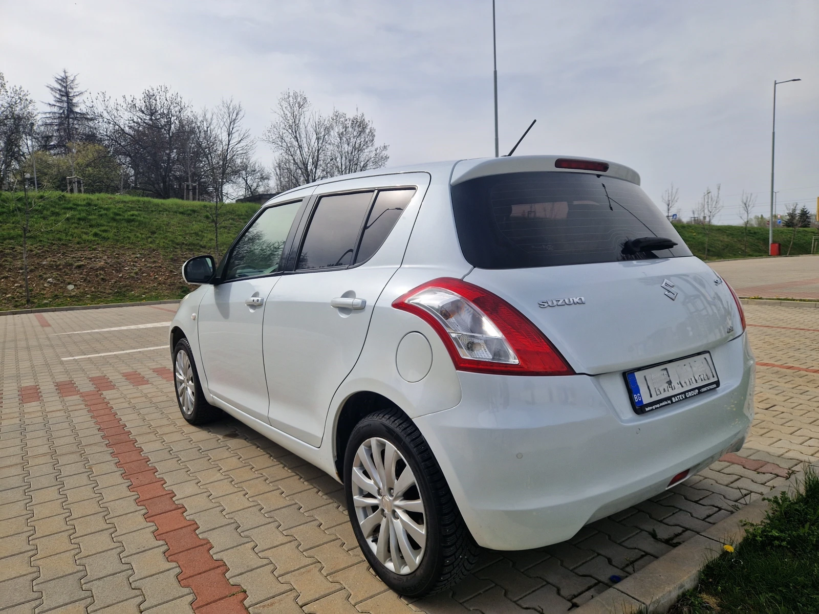 Suzuki Swift 1, 2i 4x4, снимка 5 - Автомобили и джипове - 54184570