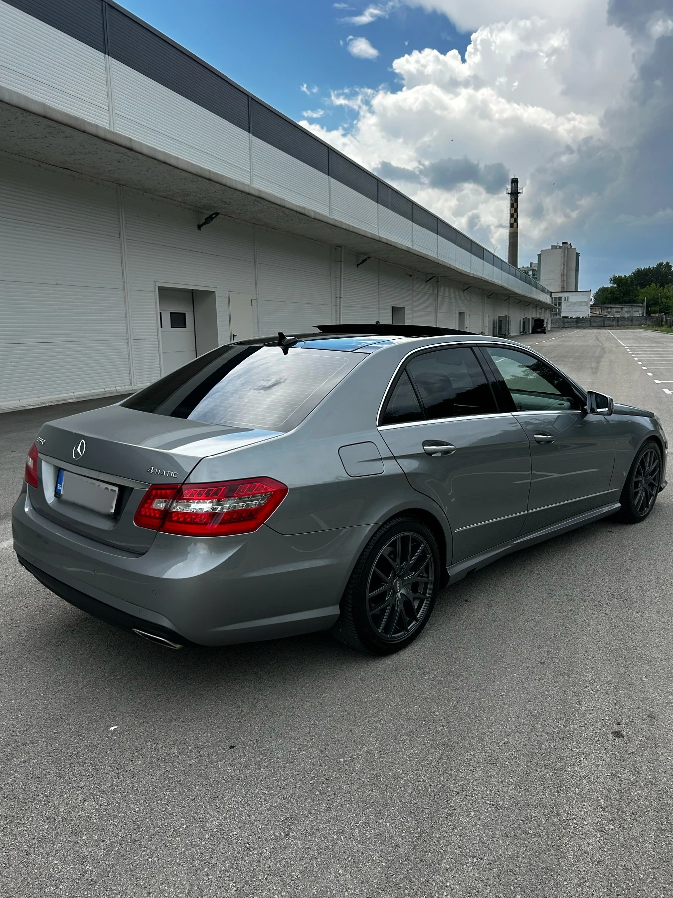 Mercedes-Benz E 500 AMG Pack 4Matic * Full* , снимка 4 - Автомобили и джипове - 54800489
