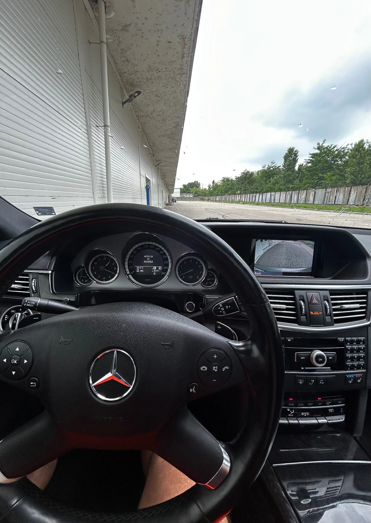 Mercedes-Benz E 500 AMG Pack 4Matic * Full* , снимка 11 - Автомобили и джипове - 54800489