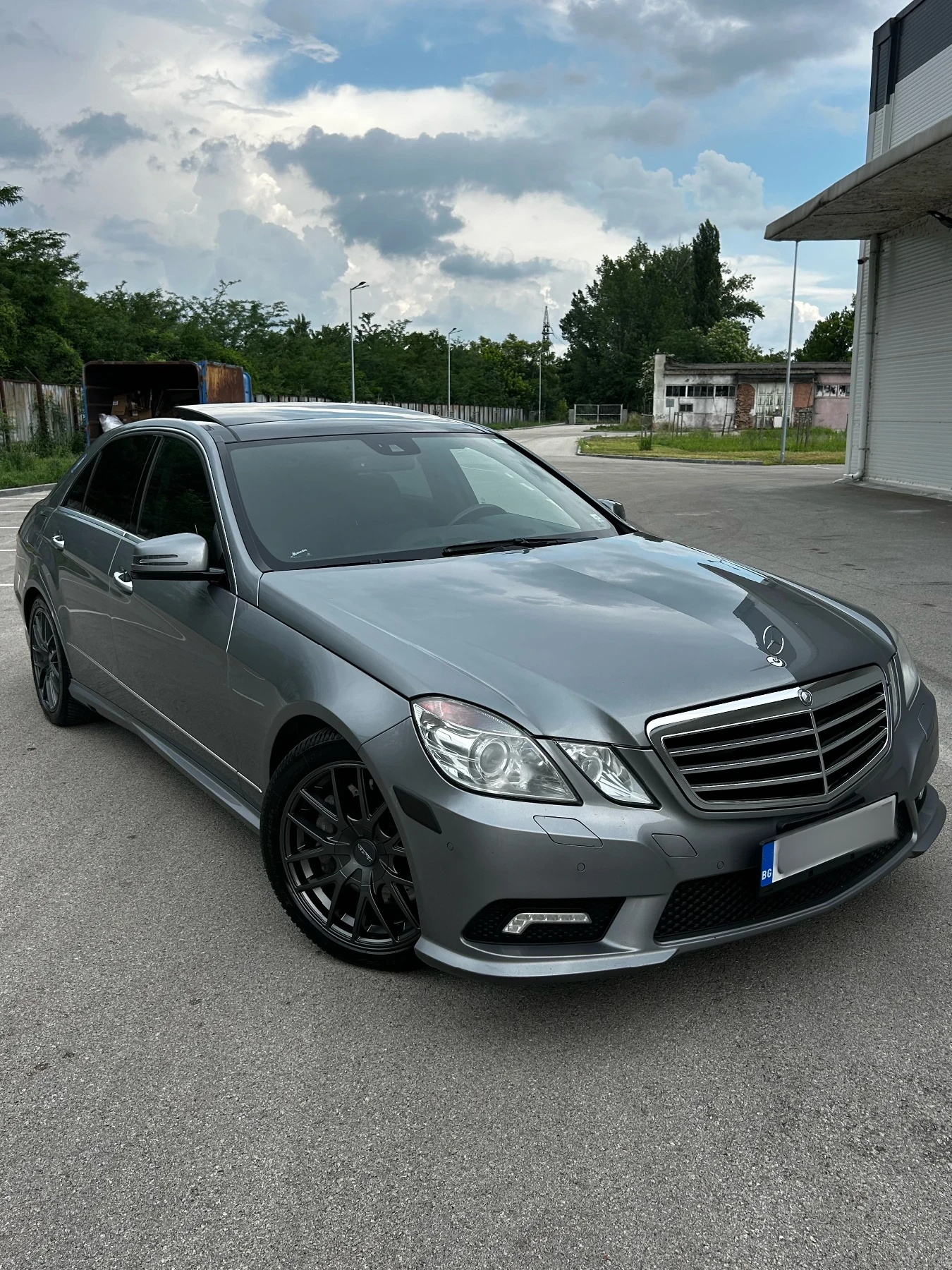 Mercedes-Benz E 500 AMG Pack 4Matic * Full* , снимка 2 - Автомобили и джипове - 54800489