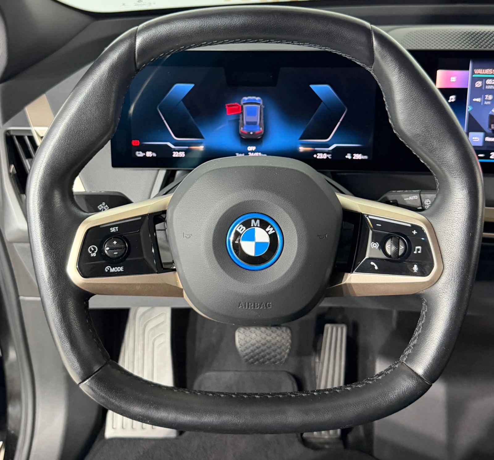 BMW iX 40 xDrive Harman/Kardon, снимка 13 - Автомобили и джипове - 54844287