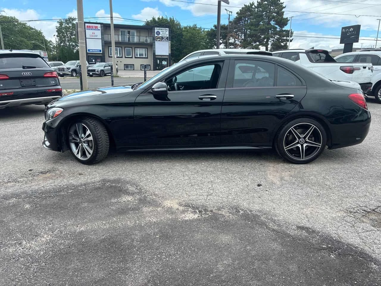 Mercedes-Benz C 300 | CARFAX | БЕЗ ПЪРВОНАЧАЛНА ВНОСКА | , снимка 2 - Автомобили и джипове - 55167356