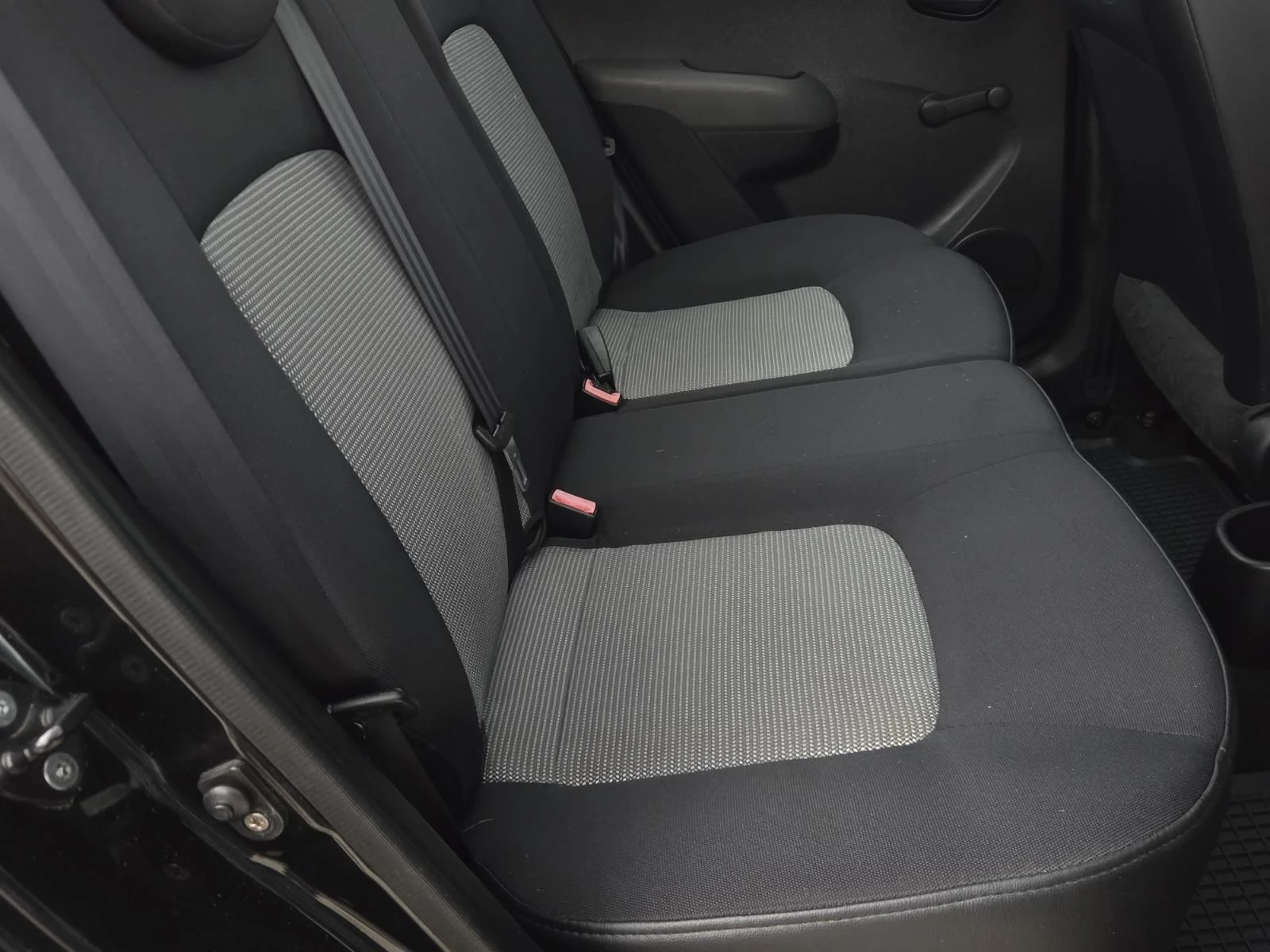 Hyundai I10 1.1БЕНЗИН/4-цилиндров, снимка 9 - Автомобили и джипове - 55220300