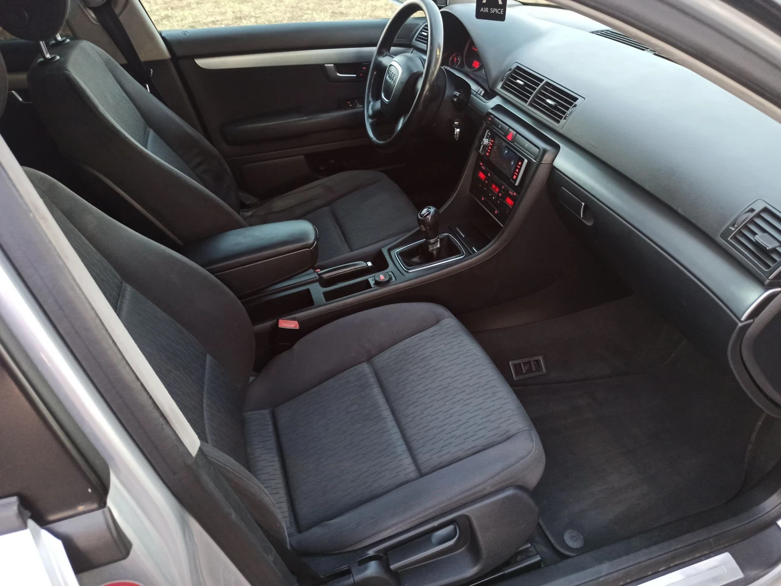 Audi A4 2.0 TDI, снимка 11 - Автомобили и джипове - 55467713