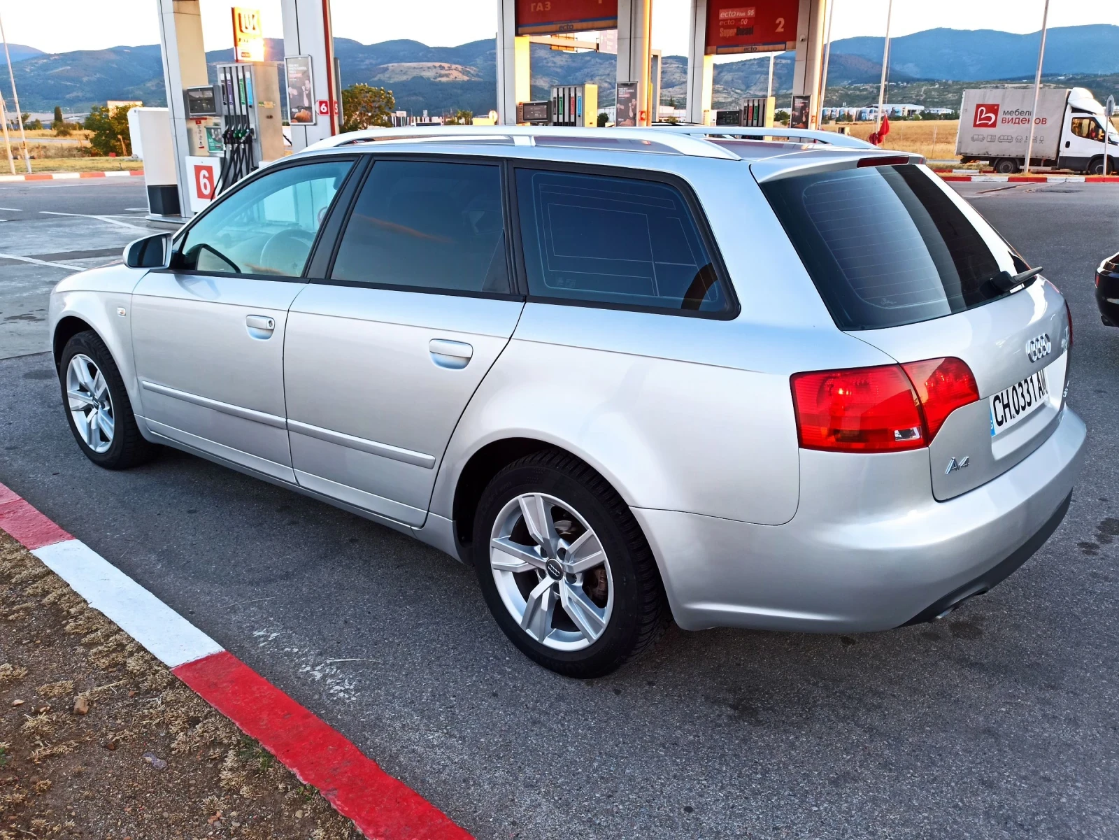 Audi A4 2.0 TDI, снимка 4 - Автомобили и джипове - 55467713