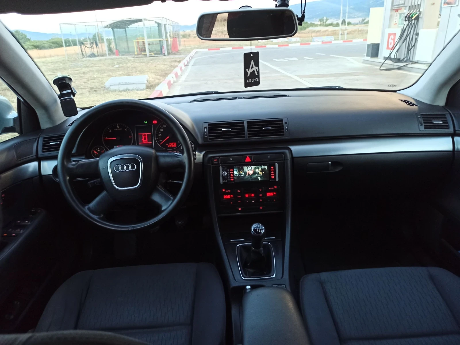 Audi A4 2.0 TDI, снимка 10 - Автомобили и джипове - 55467713